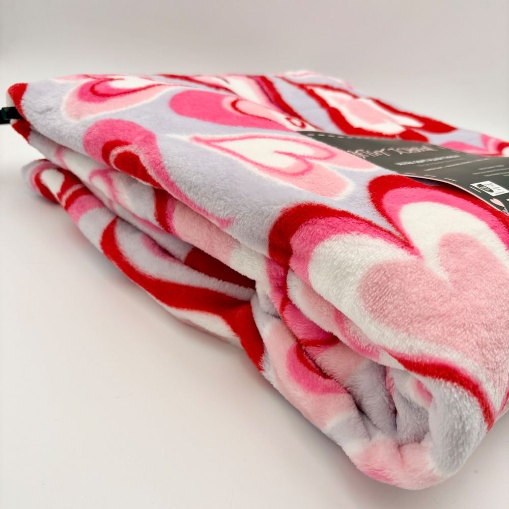 Betsey Johnson Ultra Soft Throw Blanket Groovy Hearts Red Pink Gray Valentine - Picture 4 of 5